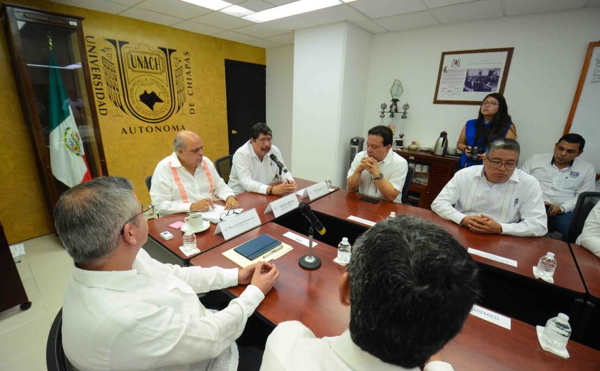 Suscriben acuerdo UNACH y Comisión Estatal de Conciliación y Arbitraje Médico