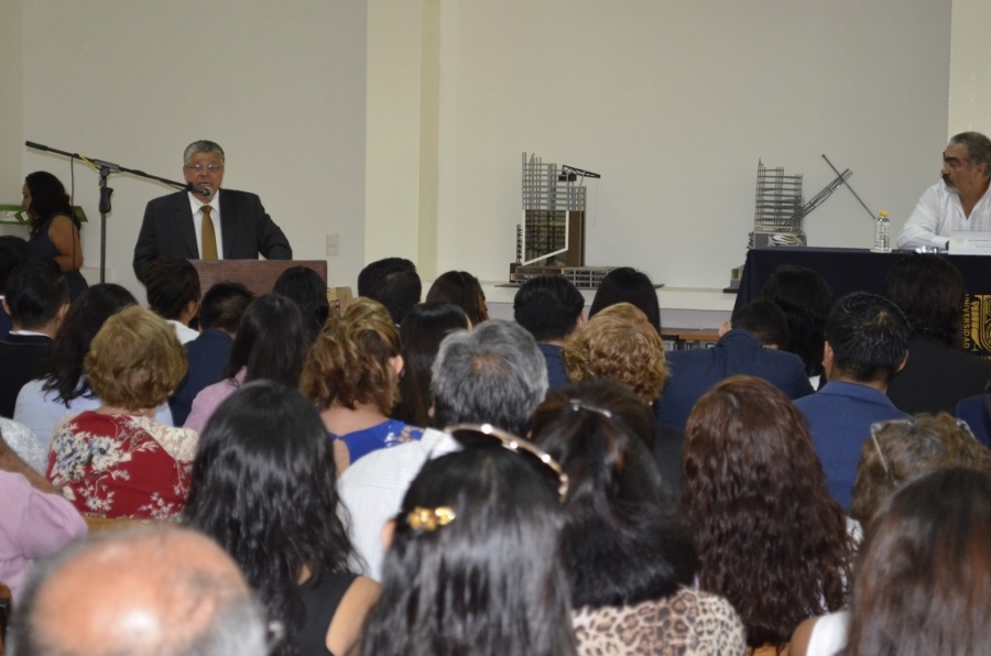 Entrega la UNACH títulos a 86 egresados de la Facultad de Arquitectura