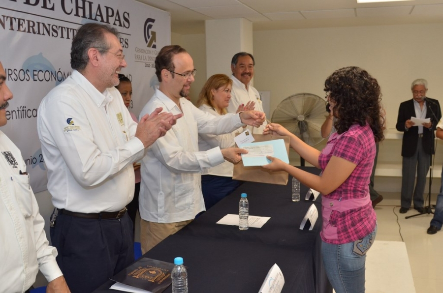 Refrendan estudiantes de la UNACH su calidad educativa en estancias nacionales e internacionales