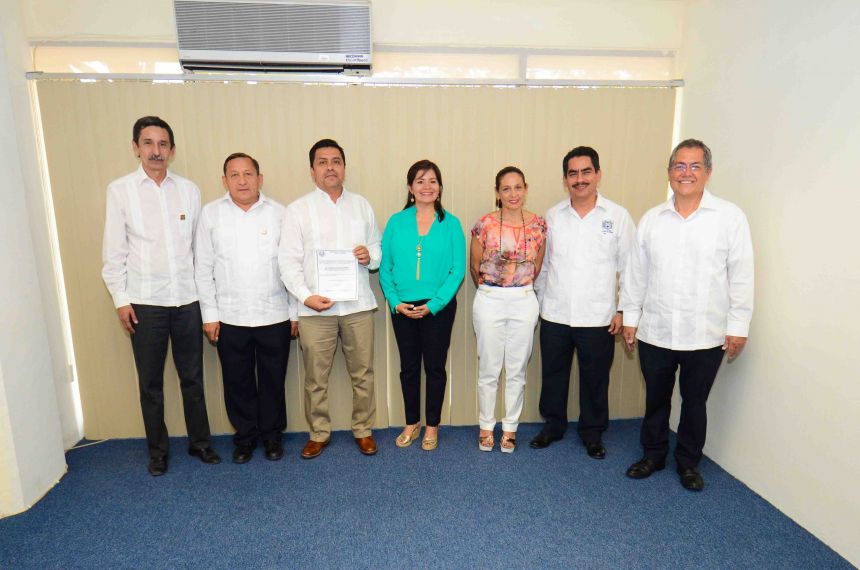 Nombran a Antonio Bolaños Gutiérrez como director de la Escuela de Lenguas Tapachula