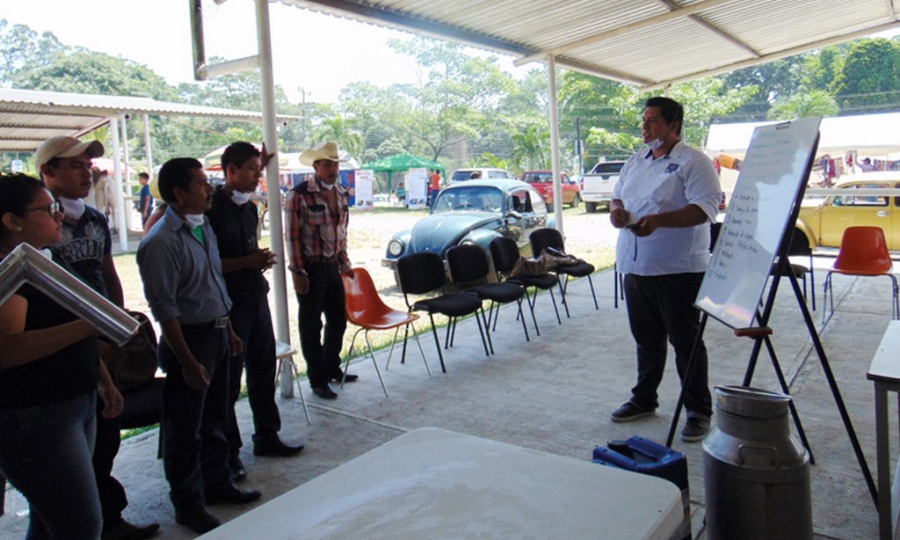 Capacita UNACH a productores de leche de Chiapas y Tabasco