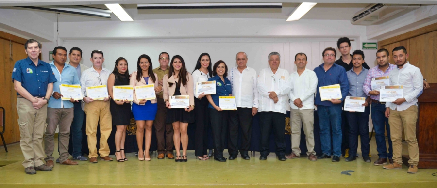 Entregan  constancias a egresados de Diplomados impartidos por la UNAM-UNACH