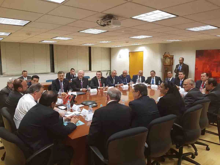 Asiste el rector de la UNACH, Carlos Eugenio Ruiz Hernández, a reunión con el Secretario de Hacienda, José Antonio Meade
