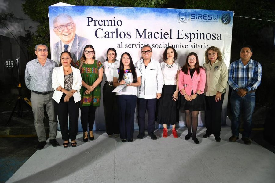 Entregan en la Benemérita UNACH el Premio “Carlos Maciel Espinosa”