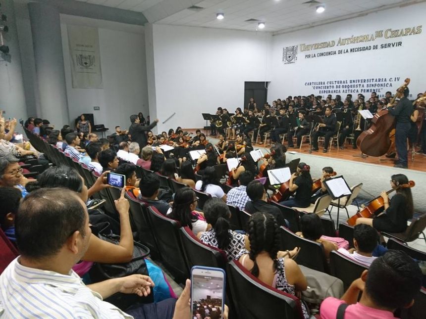 En la UNACH Todo un éxito el Concierto de la Orquesta Sinfónica Esperanza Azteca Femenil