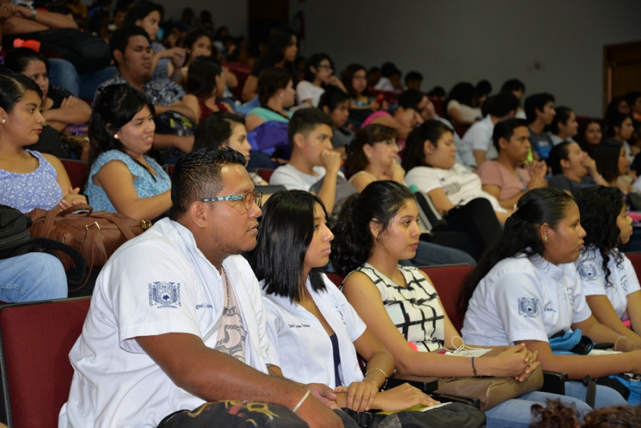Realiza UNACH la Feria de la Salud PREVENIMSS