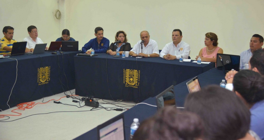 Da UNACH seguimiento a los programas de becas para universitarios