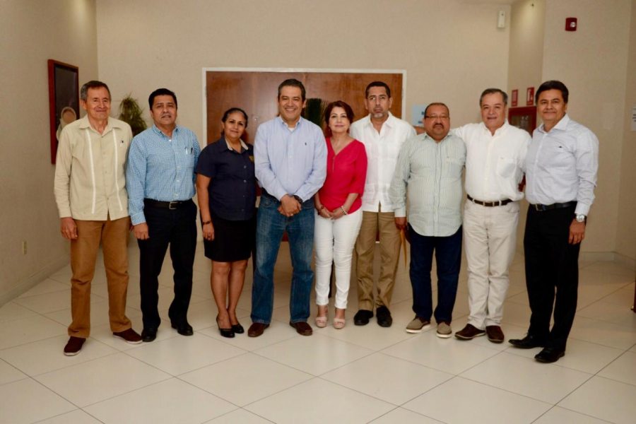 Rector de la UNACH, Carlos F. Natarén Nandayapa, se reúne con directores del Campus IV