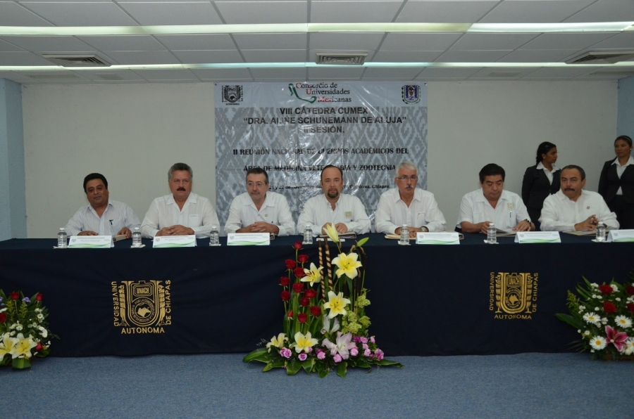 Consolida UNACH la enseñanza de calidad de Medicina Veterinaria en Chiapas
