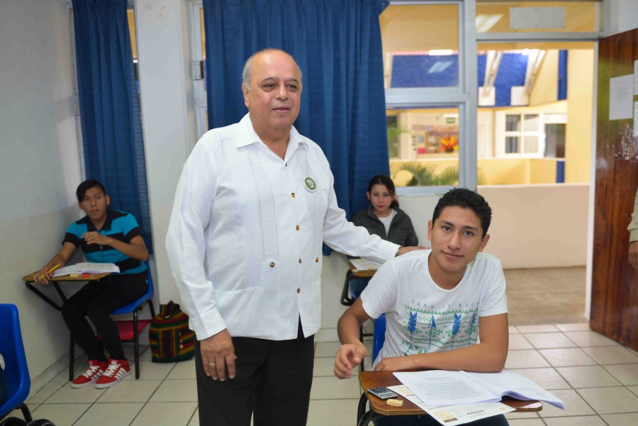 Presentan más de 3 mil 300 jóvenes el examen de admisión de la UNACH