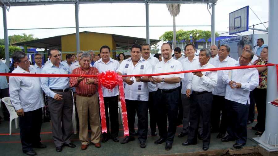 Inauguran techado de cancha de usos múltiples en la Facultad de Contaduría Pública de la UNACH