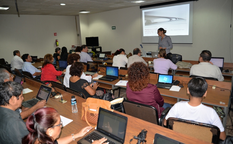 Imparten Cursos de Formación y Actualización a docentes de la UNACH