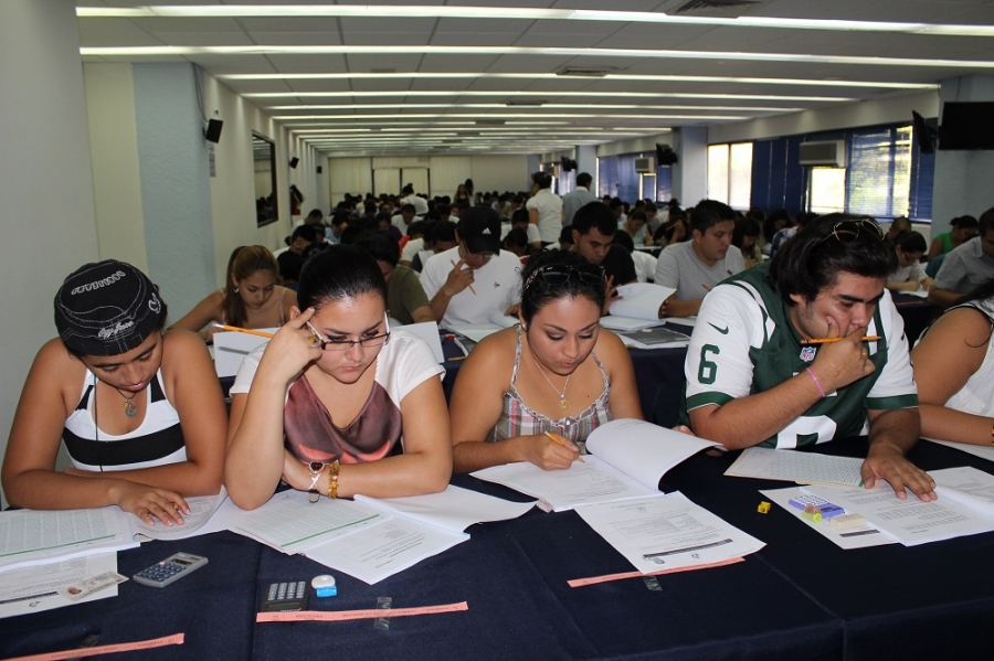 Aplicarán en la UNACH el próximo mes de mayo examen CENEVAL de titulación