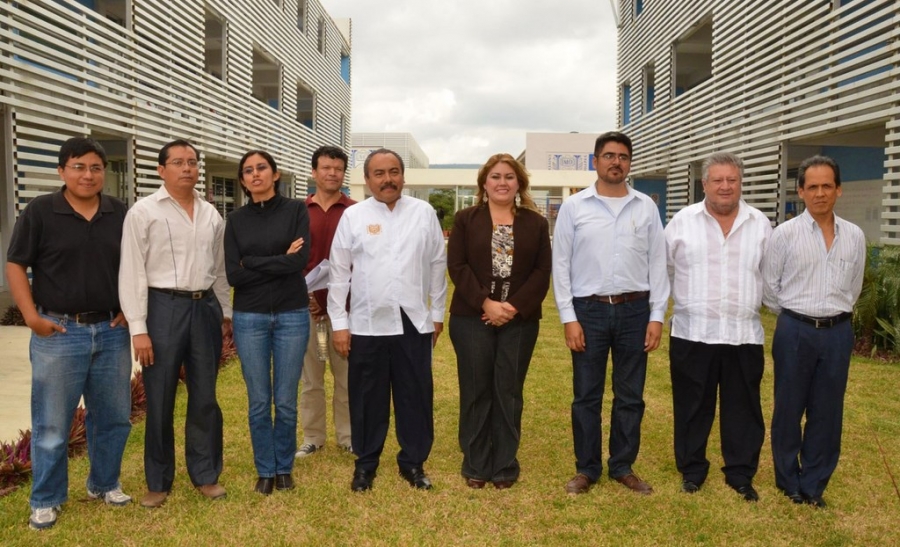 Invierte Centro de Estudios en Física y Matemáticas de la UNACH en equipamiento tecnológico