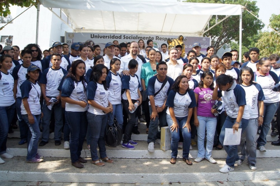 Realizan servicio social alrededor de cuatro mil estudiantes de la UNACH en diferentes sectores de la sociedad