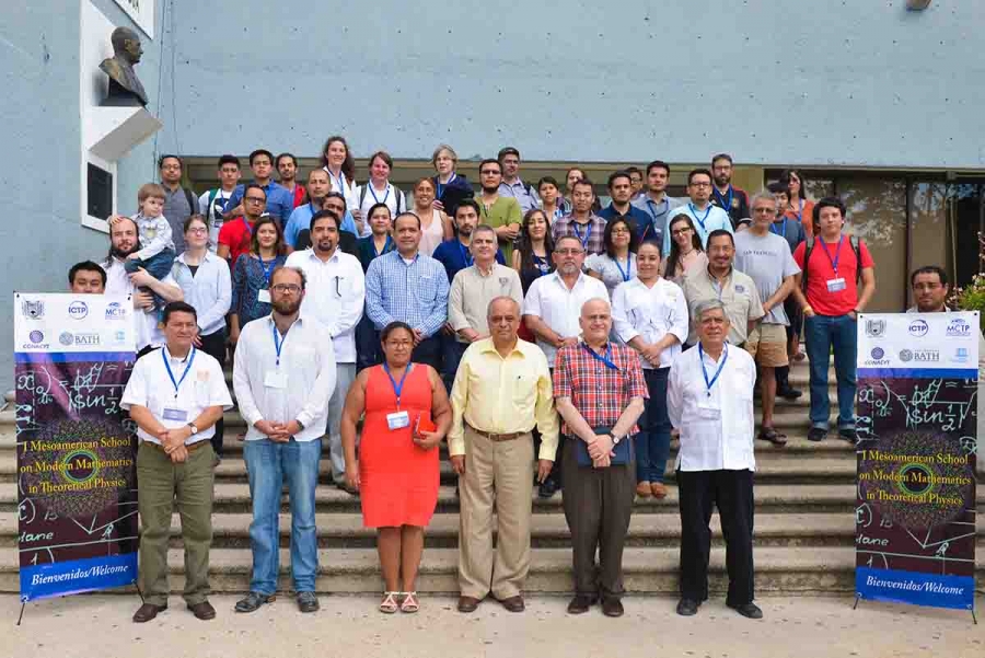Reúne UNACH a expertos en Física y Matemáticas de talla internacional