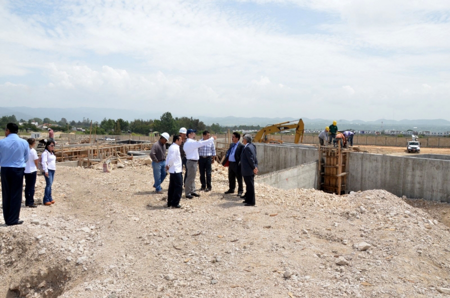  Supervisa rector Jaime Valls Esponda construcción del Auditorio “Dr. Belisario Domínguez” de la UNACH