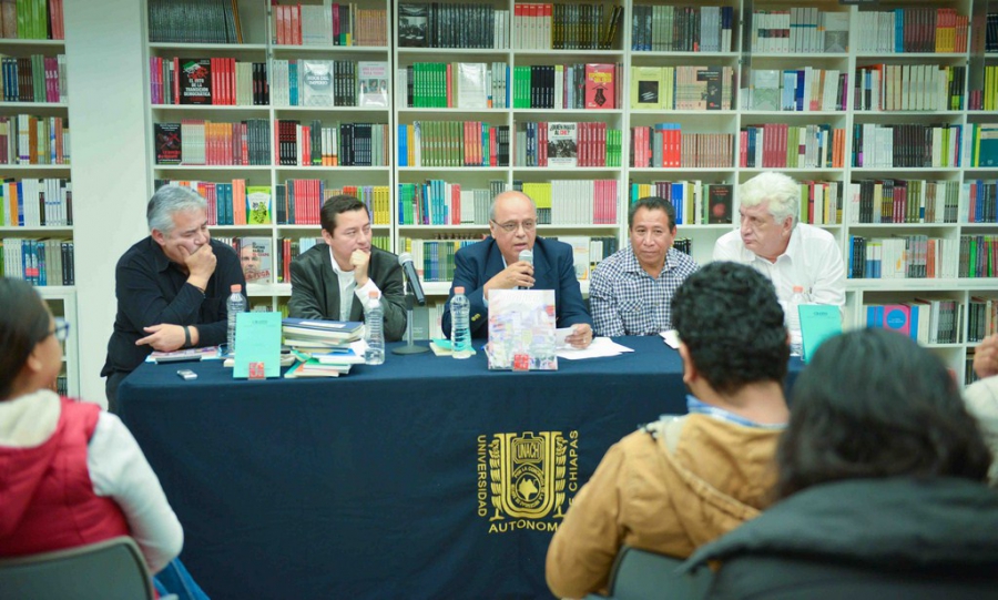 Presentan en la UNACH nuevas ediciones de las Revistas Crates y Artificios