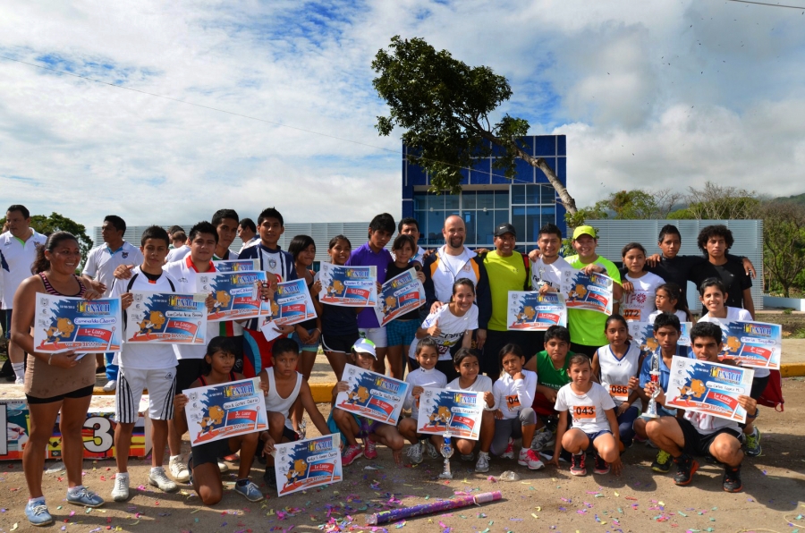 Participan más de mil 200 competidores en Carrera Pedestre UNACH-Circuito Ciudad Universitaria