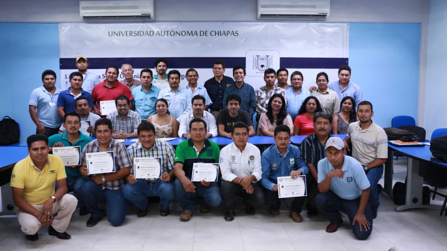 Certifica UNACH aptitudes y capacidades de prestadores de  servicios profesionales en el sector rural
