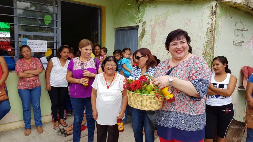 Entrega Voluntariado de la UNACH apoyos  en Chiapa de Corzo