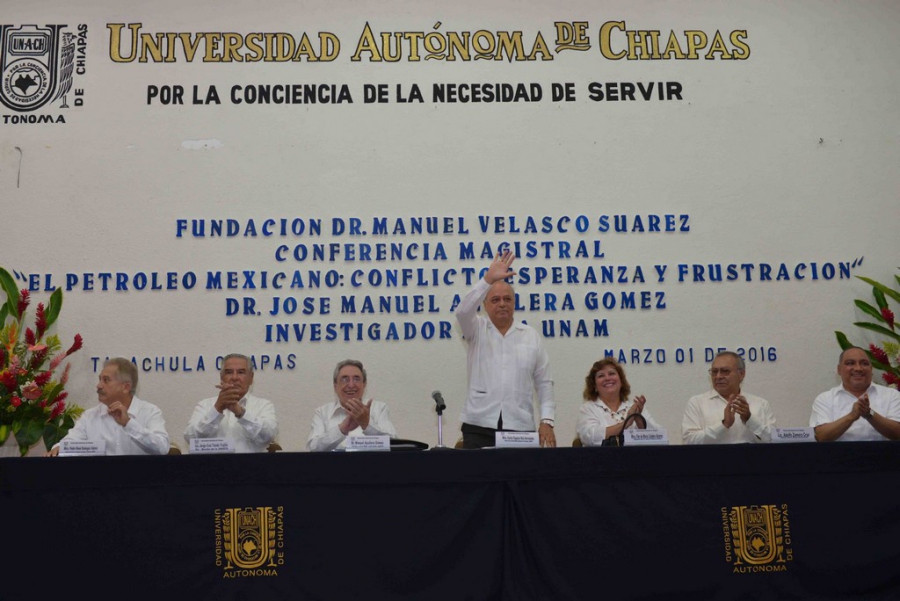 Expone Manuel Aguilera Gómez, la importancia histórica de la explotación del petróleo en México