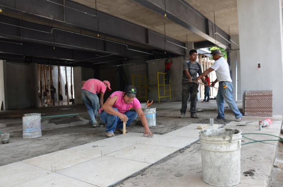 Construyen aula polifuncional en la Facultad de Arquitectura de la UNACH