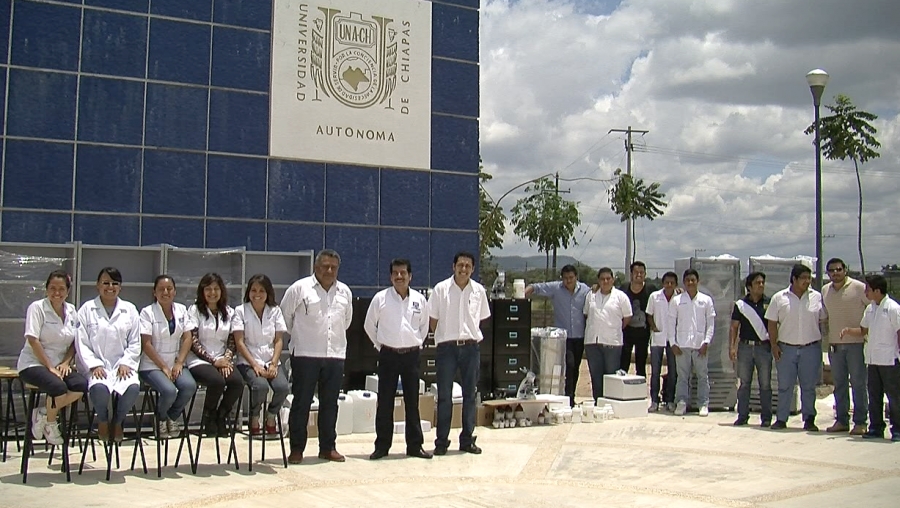 Dotan de mobiliario y equipos especializados a los laboratorios de la Extensión de la Facultad de  Ciencias Químicas de la UNACH