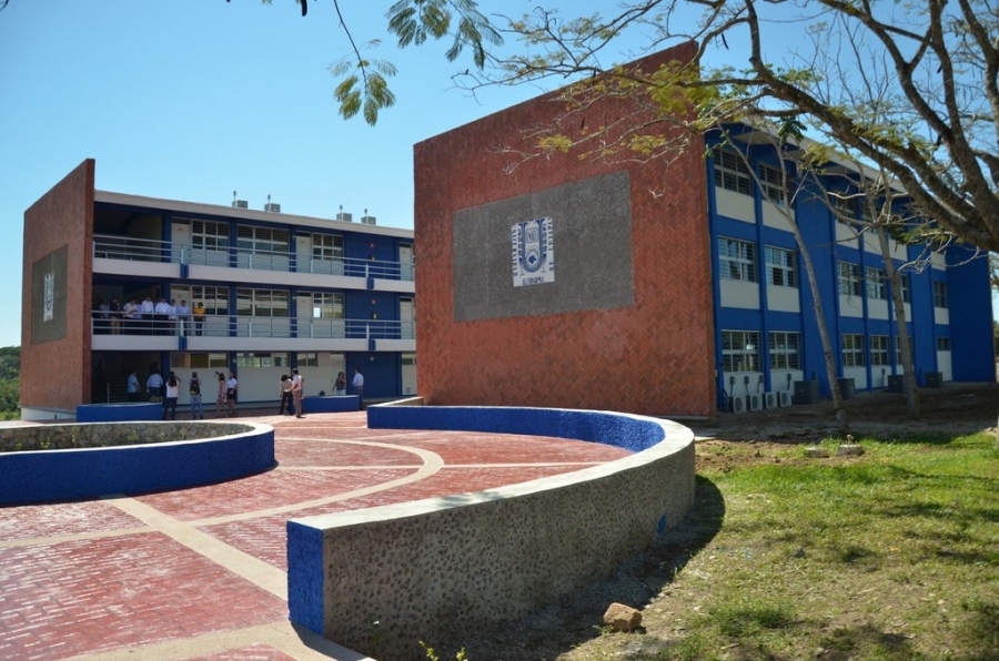 Inicia UNACH entrega de fichas para el examen de admisión