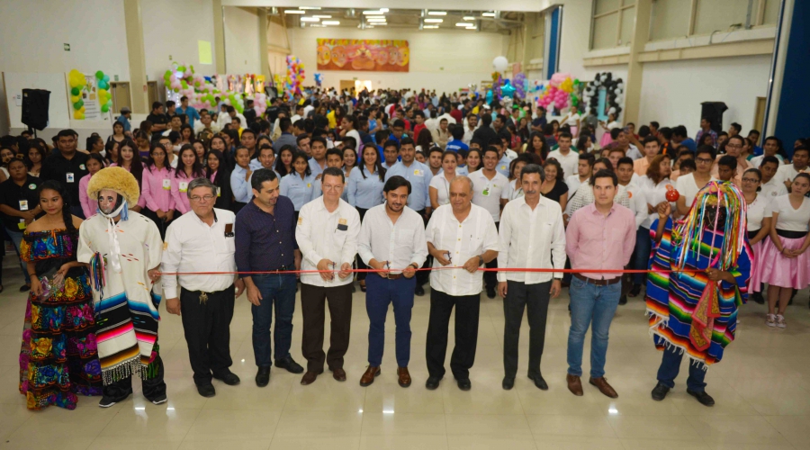 Participaron más de 300 estudiantes en la tradicional  42 Feria de Jóvenes Emprendedores