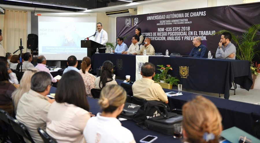 Se capacita personal de la UNACH en temas relacionados con los  Factores de Riesgo Psicosocial en el Trabajo