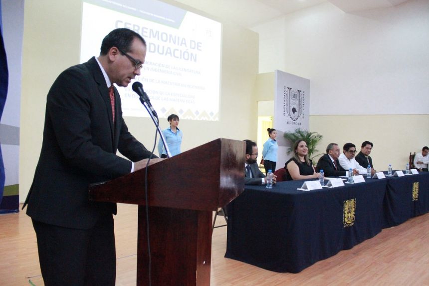 Realizan ceremonia de graduación de egresados de la Licenciatura posgrados de la Facultad de Ingeniería de la UNACH