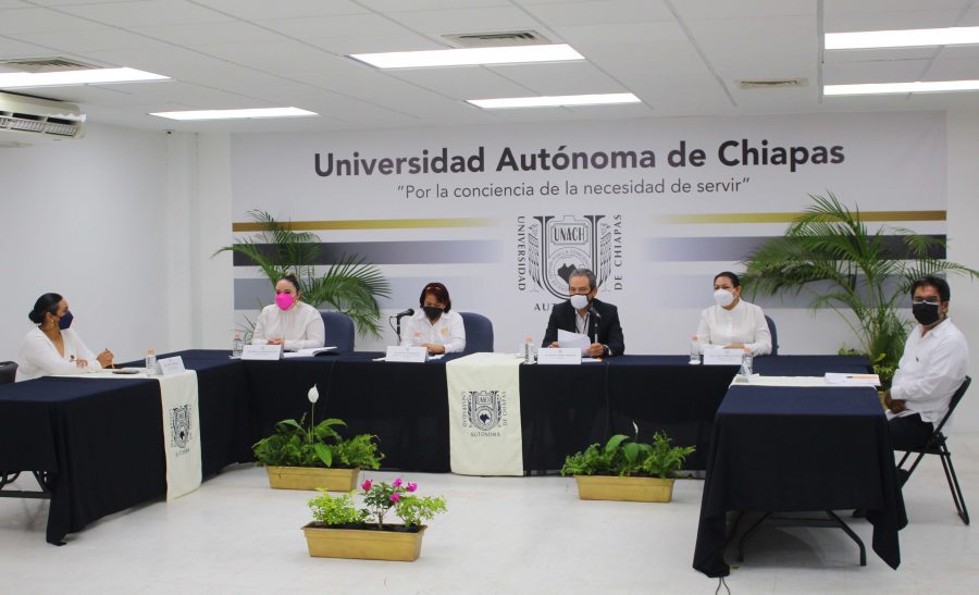 Sobresale la eficiencia terminal de la Escuela de Humanidades de la UNACH