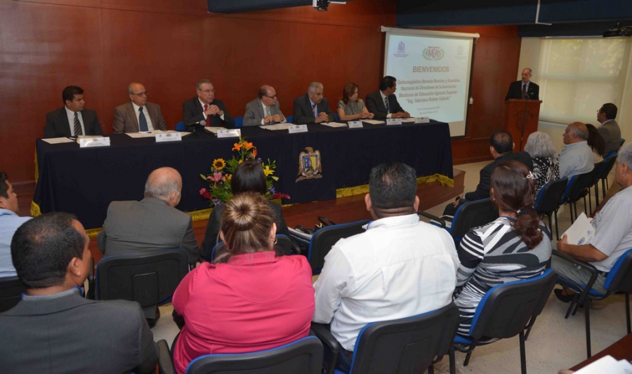 Amplía UNACH vínculos con instituciones que imparten carreras de corte agropecuario en el país