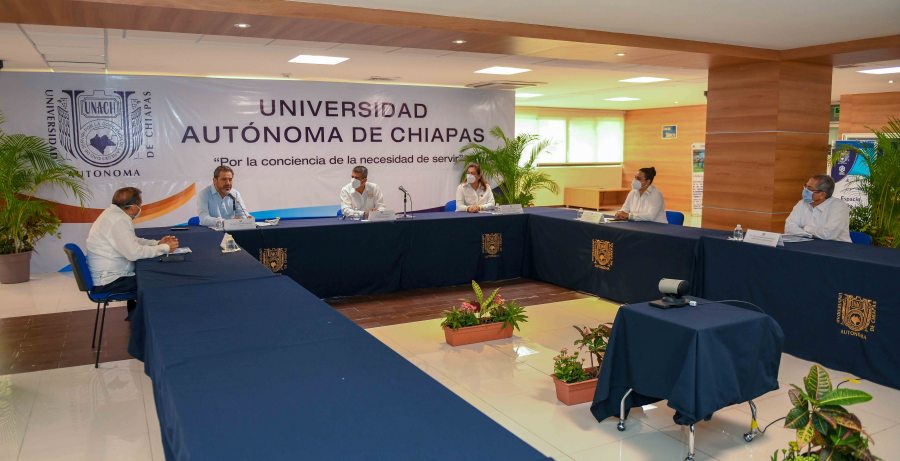 Bajo las medidas de la sana distancia  Rinden Segundo Informe de Actividades de la Escuela de Estudios Agropecuarios Mezcalapa
