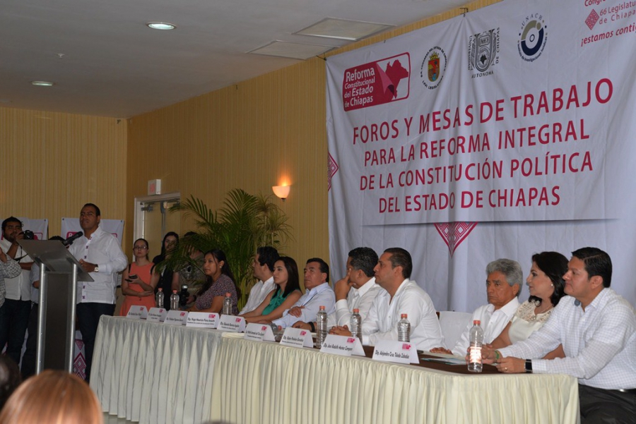 Aporta UNACH conocimientos y experiencias a los Foros de Consulta para la Reforma de la Constitución del estado.