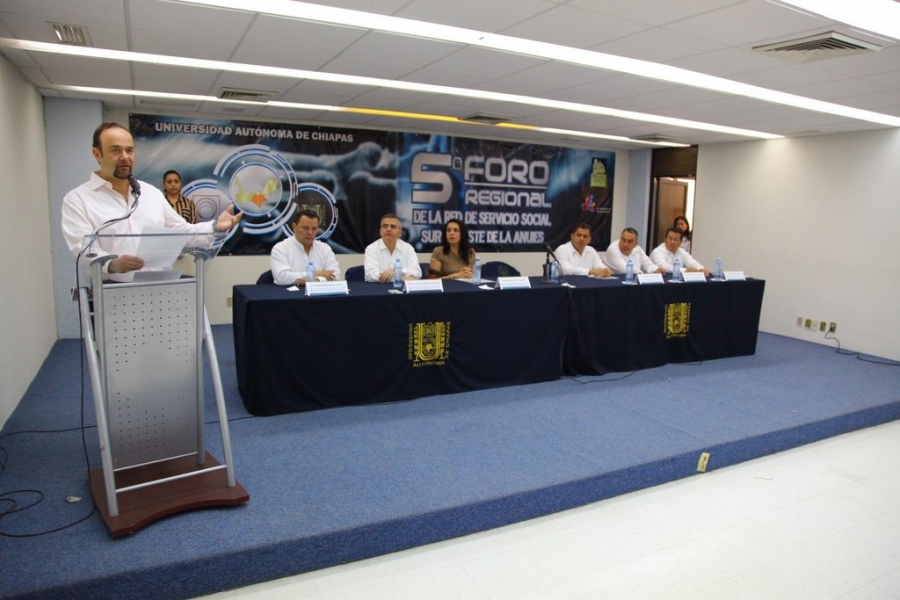 Comparten estados de la región sureste proyectos exitosos de servicio social