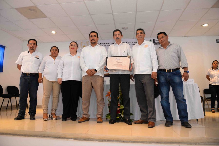 Entregan reconocimiento nacional a la Escuela de Estudios Agropecuarios Mezcalapa