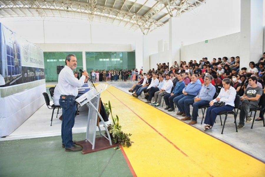 Destacan formación de jóvenes profesionales en las ciencias exactas en la UNACH