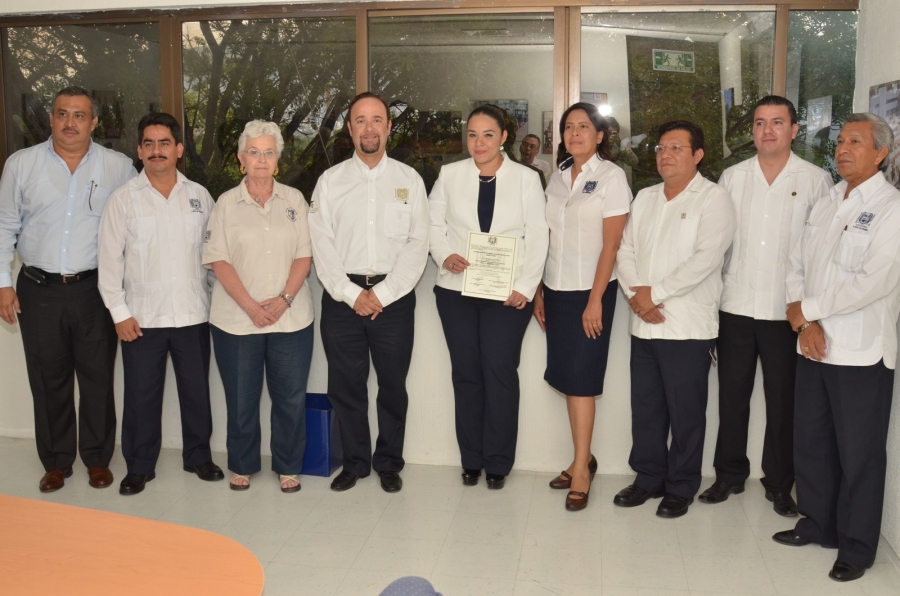 Toma posesión María Eugenia Culebro Mandujano como directora de la Escuela de Lenguas Tuxtla de la UNACH