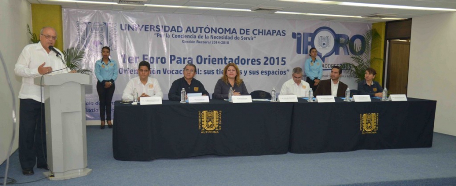  Profesionales de distintas instituciones participan en el Primer Foro para Orientadores organizado por la UNACH