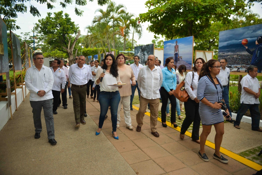 Inauguran en la UNACH la exposición fotográfica de corte mundial “Infancia”