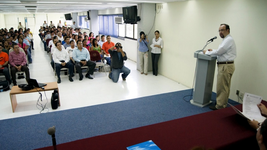 Participan empresarios y estudiantes en el foro &quot;Negocios en el Nuevo Entorno Tecnológico&quot;  