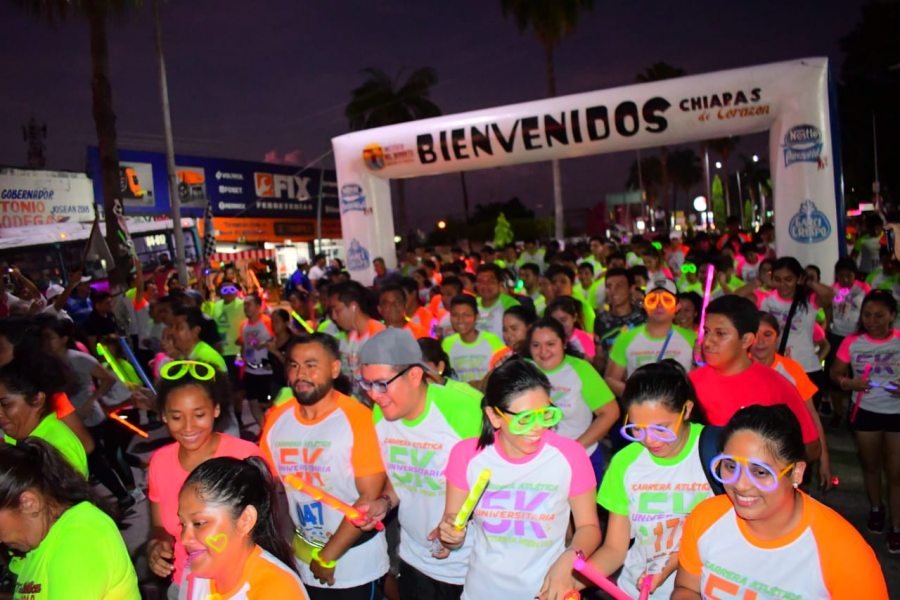 En el Campus IV. Celebra UNACH la 6ª Carrera Atlética Universitaria Nocturna Neón 5k