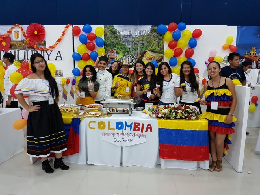 Alumnos de intercambio de la UNACH organizaron la tradicional Muestra Cultural Internacional