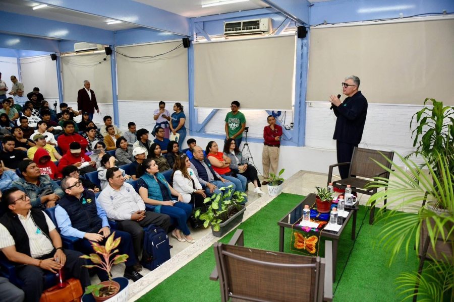 Dictan en la UNACH la conferencia &ldquo;Del aula al Centro de Datos: Oportunidades para j&oacute;venes en Inteligencia Artificial&rdquo;
