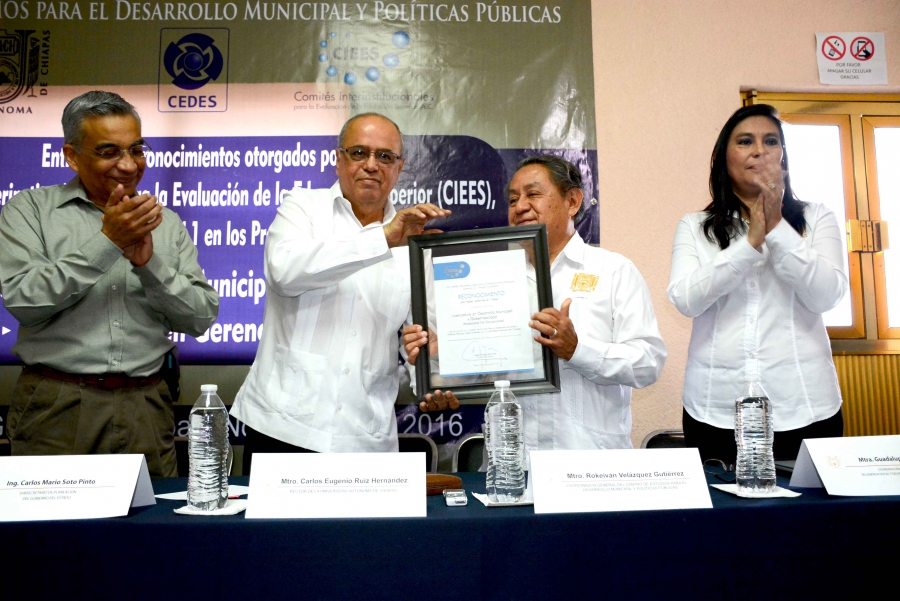 Reconocen a nivel nacional la calidad de las licenciaturas a distancia que imparte la UNACH