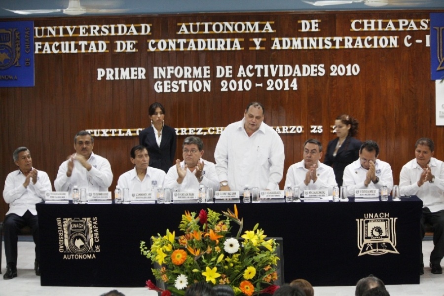 Reconoce apoyo institucional de JVE director de la Facultad de Contaduría y Administración