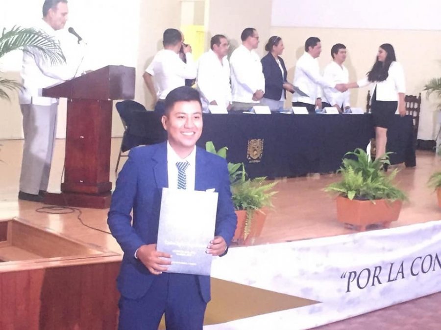 Egresan más de 100 jóvenes  de licenciatura y posgrado de la Facultad de Ingeniería de la UNACH