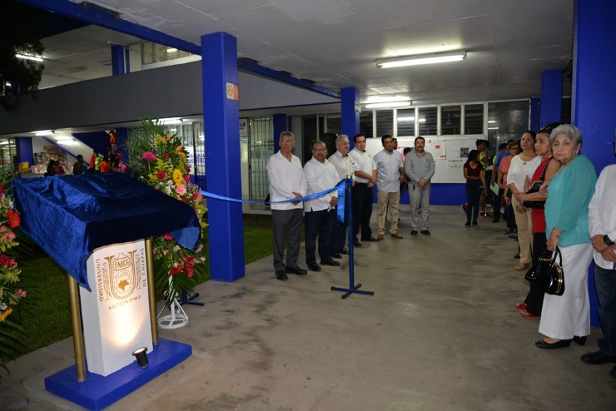 En el Campus IV Develan placa que reconoce  a la hoy Facultad de Negocios de la UNACH